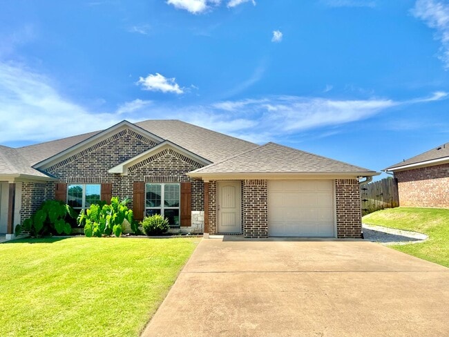 Photo - 313 Princess Place Townhome