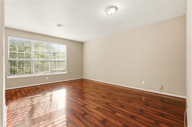 Photo - 1435 Chase Ln