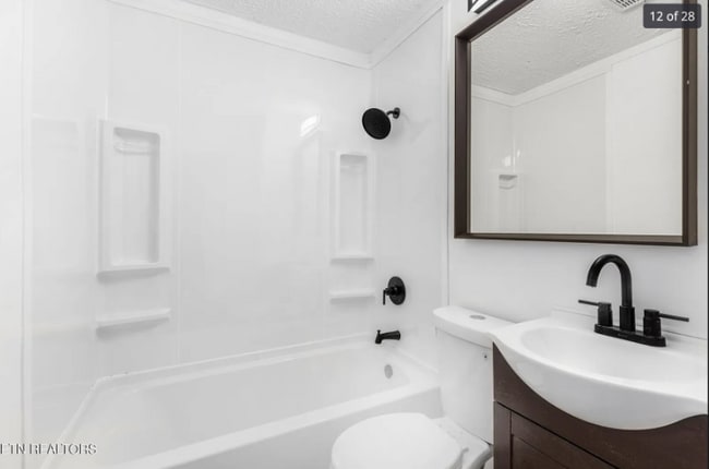 Photo - 3822 Hampton Ave