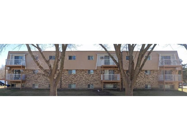 Building Photo - 901 Pearl Ave Unit 208