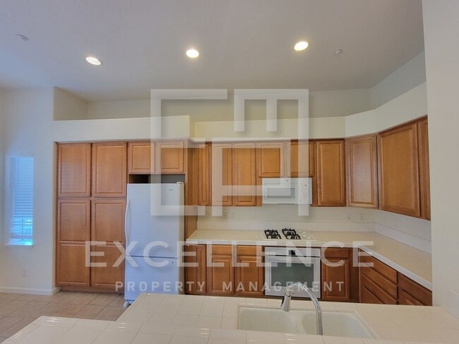 Photo - Spacious 3/2.5 Located In Communication Hills, With Two 1 Car Garages, W/D & Large Master Retreat