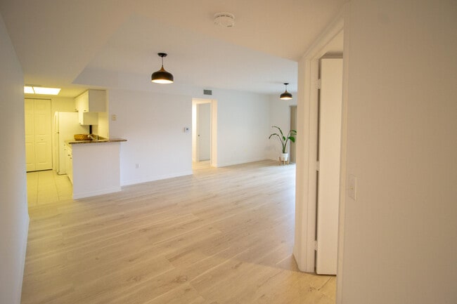 Photo - 1200 Crestwood Ct S Unit 1204