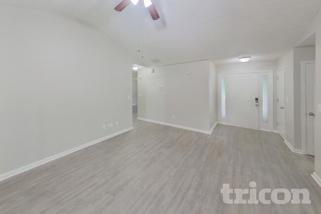 Photo - 6050 Fieldwood Ln