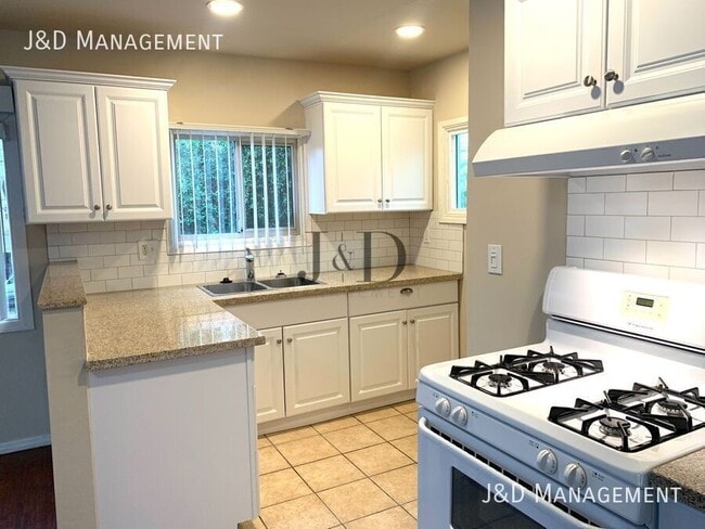 Photo - 8770 Lamar St Unidad B