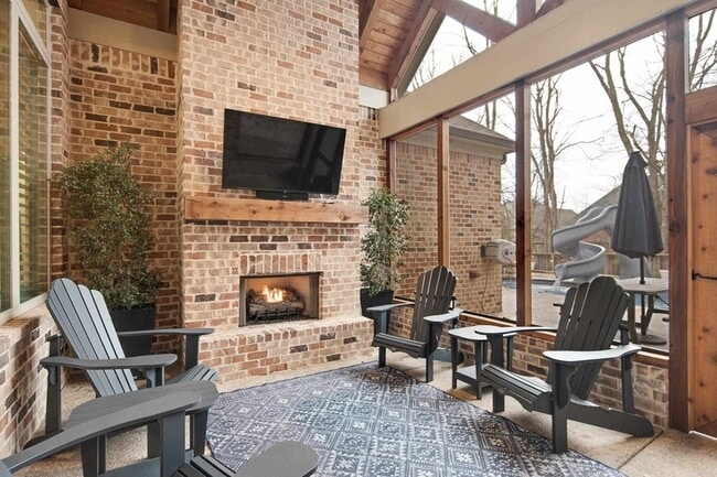 Photo - 1385 Belfair Dr