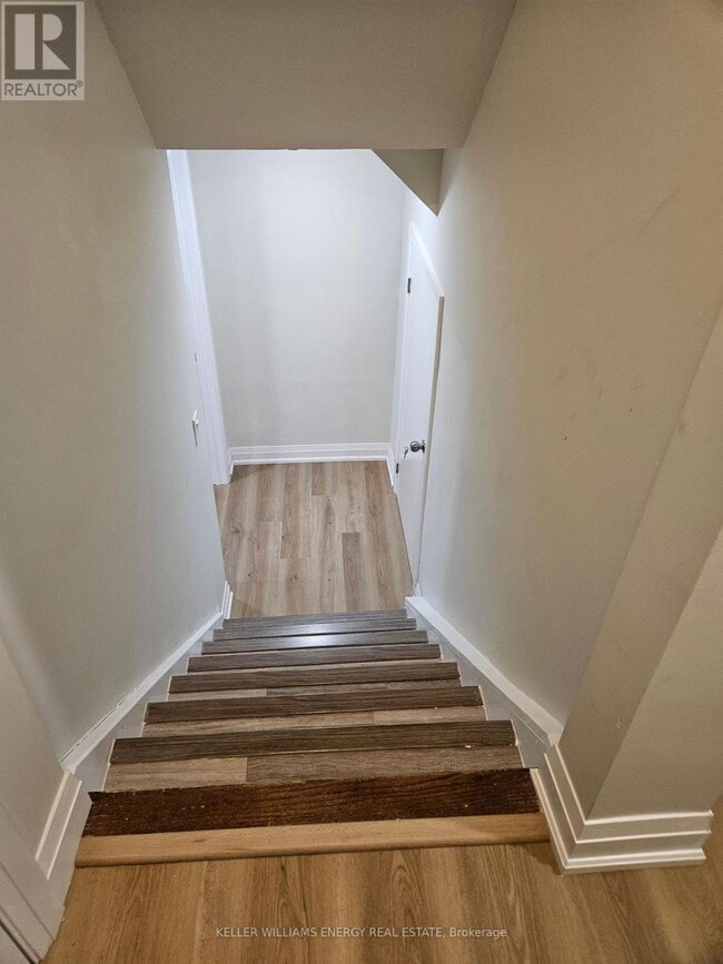 Photo - 111 Rosswell Dr