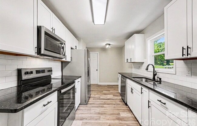 Photo - 308 Alexander St