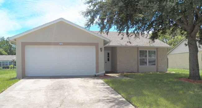 Photo - 7971 Adelaide Loop House
