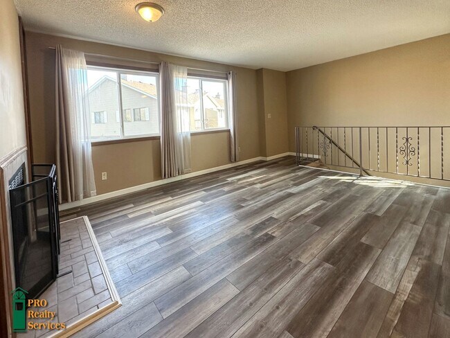 2 Bedroom Townhome in Maple Grove - 2 Bedroom Townhome in Maple Grove