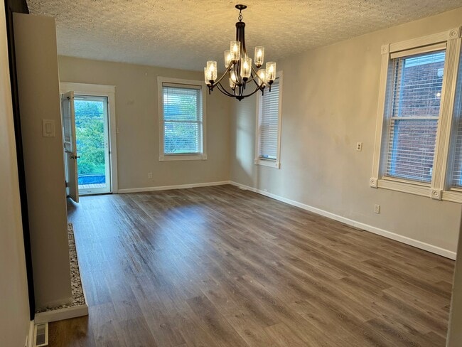 216 W Dauphin St