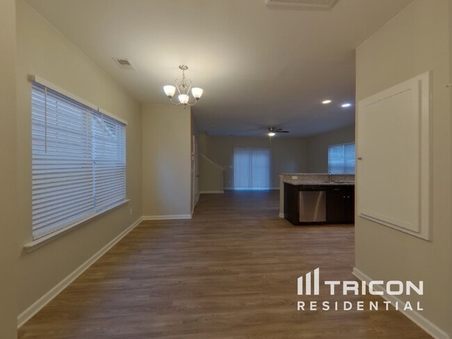 Photo - 112 Wainscot Oak Ln