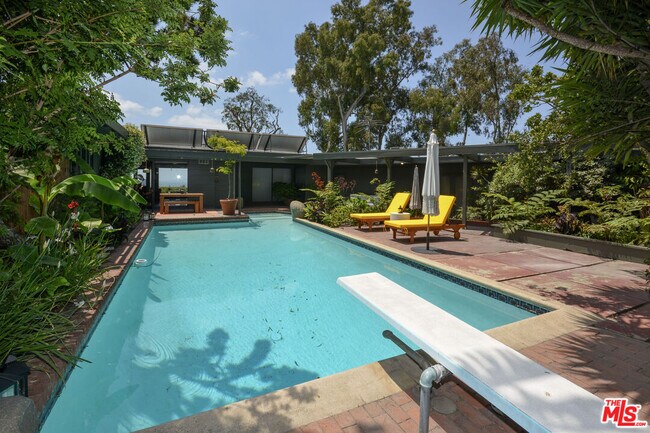 Photo - 1450 Davies Dr