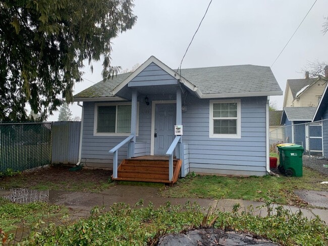 Photo - 1709 A St House