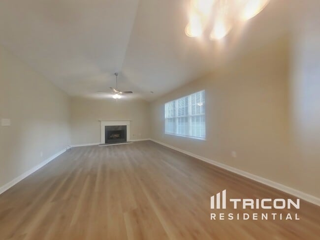 Photo - 3010 Lake Park Ct