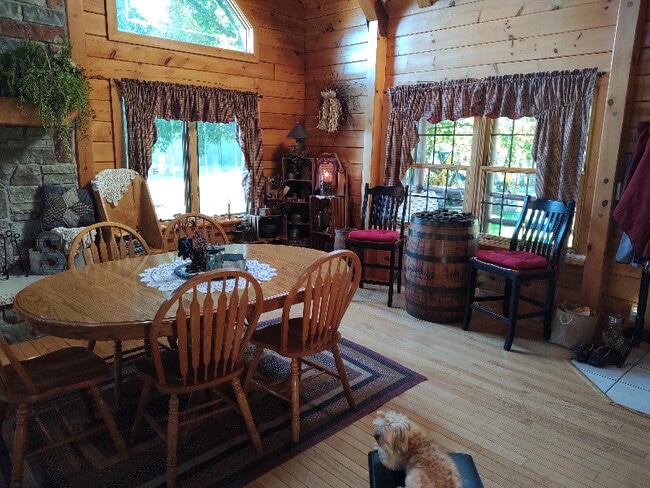 Photo - 818 Fischer Rd