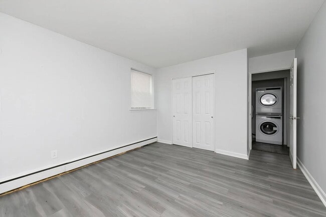 Bedroom - Walker Court Apartments