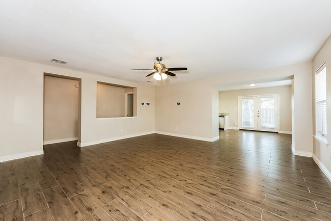 109 Heritage Dr