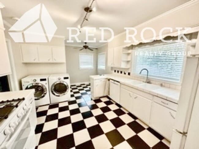 Photo - 3BR / 1.5 Bath Home in Crestwood North - Birmingham, AL