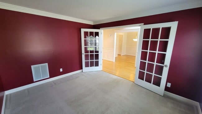 4 Bed, 2.5 Bath Home Available in Taylors