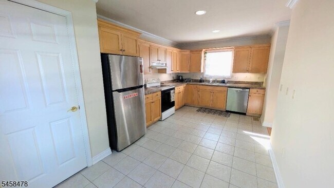 25 Lathrop Ave
