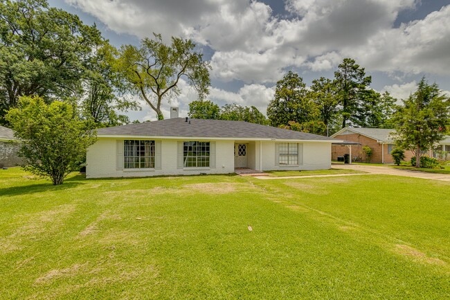 Photo - 2408 Katherine Dr