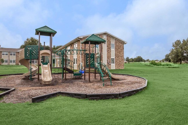 ÁREA DE JUEGOS PARA NIÑOS - Chicot Apartments