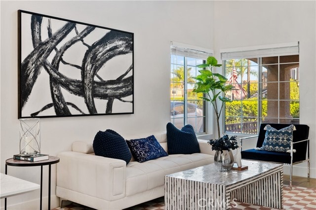 2 Cameron Cir