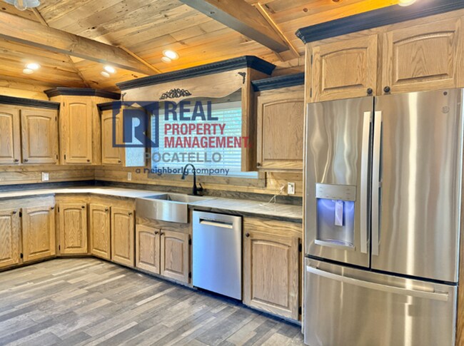 Photo - Beautiful 5 bed 2 bath country living - 5+...