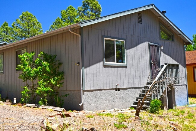 Building Photo - 2678 Mesa Trail Unit 4