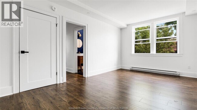 Photo - 74 Ellis St W Unité 12