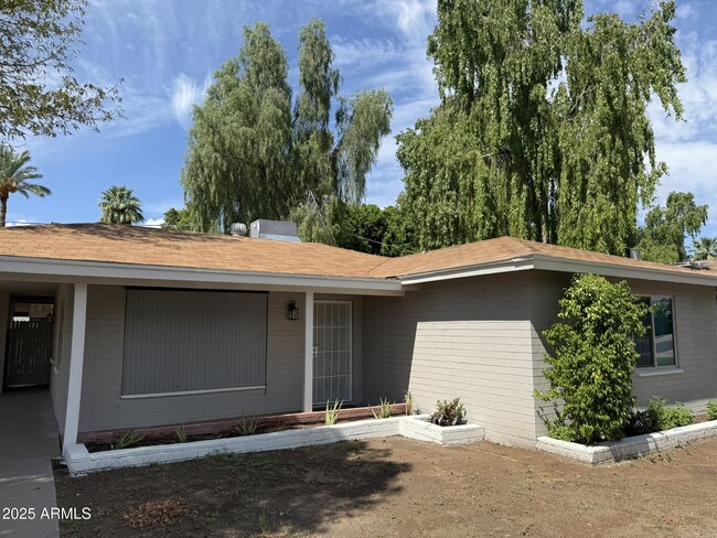 Photo - 7016 N 10th Pl