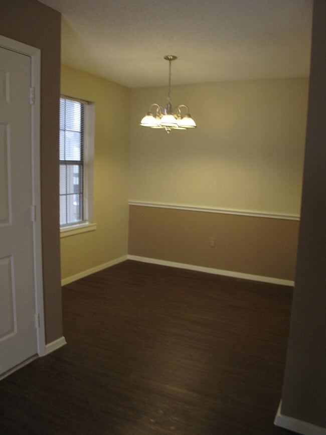 Dining Area - 218 N Texas Blvd Condo
