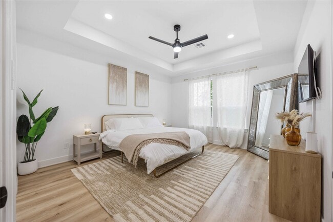 Photo - 8102 Cannon St