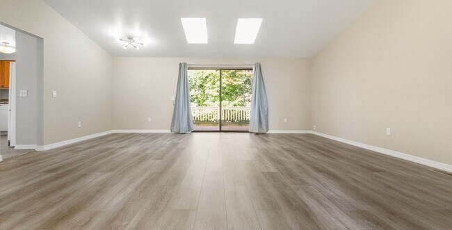 Photo - Stylish Fairwood Rambler with Modern Updat...
