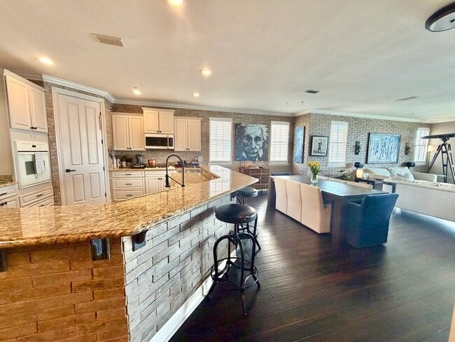 Photo - 240 Brooks St SE Unit 301C