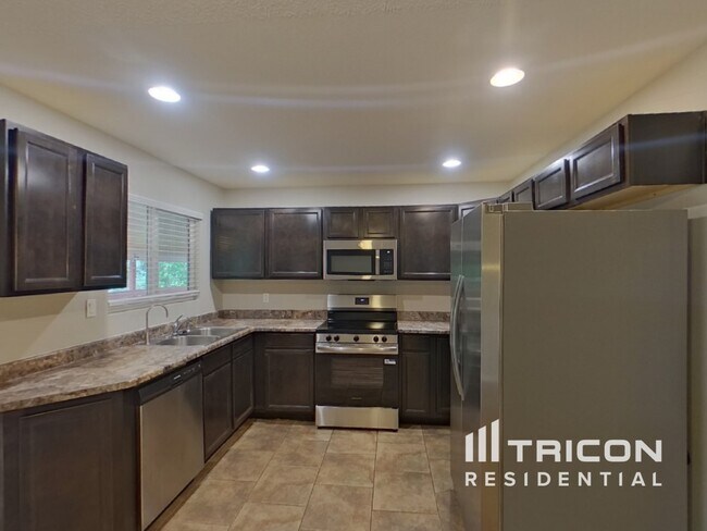 Photo - 6725 Defoe Ave