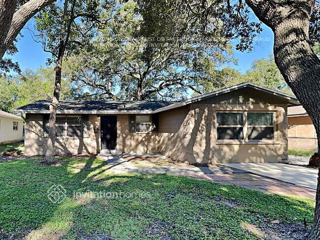 Building Photo - 8086 52nd Ln N