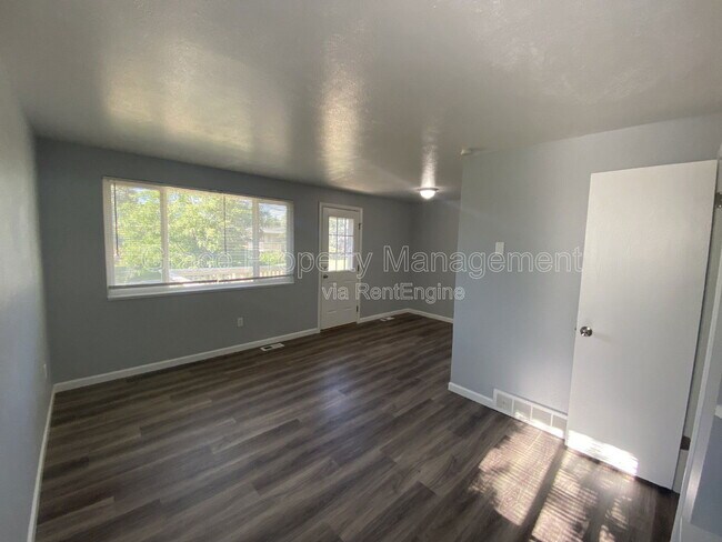 Photo - 774 W Cleveland Cir