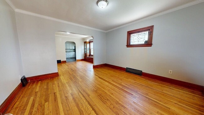 Photo - 9715 Plymouth Ave Unidad 1