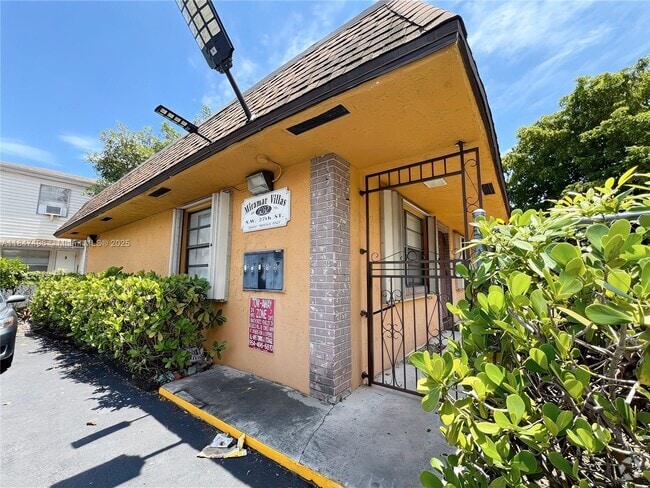 Building Photo - 6032 SW 27th St Unit 3 Rental