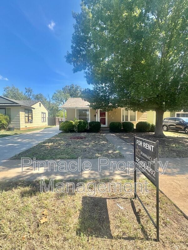Photo - 210 Midget St