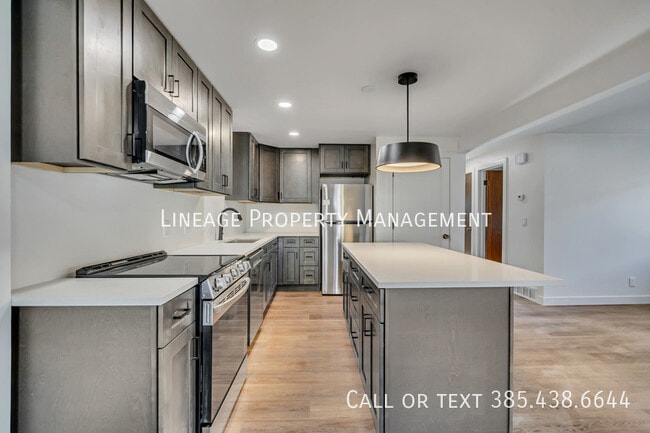 Building Photo - 4081 Liberty Ave Rental