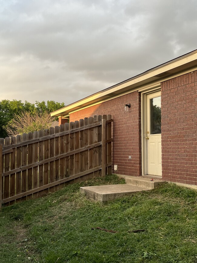 Photo - 314 Jeff Gordon Dr Unit A