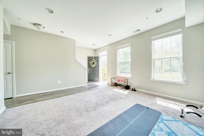Photo - 18318 Woodhouse Ln