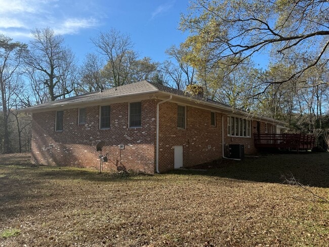 Photo - Pinson - Open Floor Plan with Large Living & Family Rooms 2 Bedrooms 2 Bath over 2500 sqft