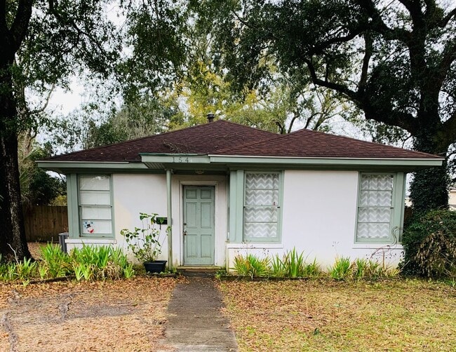 Building Photo - BILOXI - ADORABLE LITTLE COTTAGE - CLOSE TO KEESLER AND THE BEACH