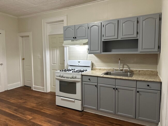 Kitchen - 7 Archibald Ter Unit 2R