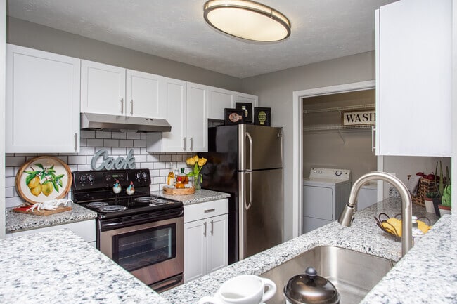 2BR, 2BA - 1,285 SF