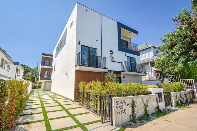 Photo - 5235 Satsuma Ave