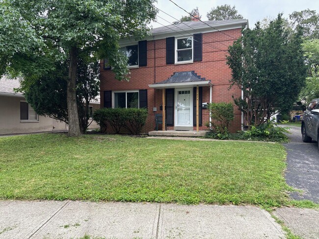 Building Photo - 1624 Roxbury Rd Rental